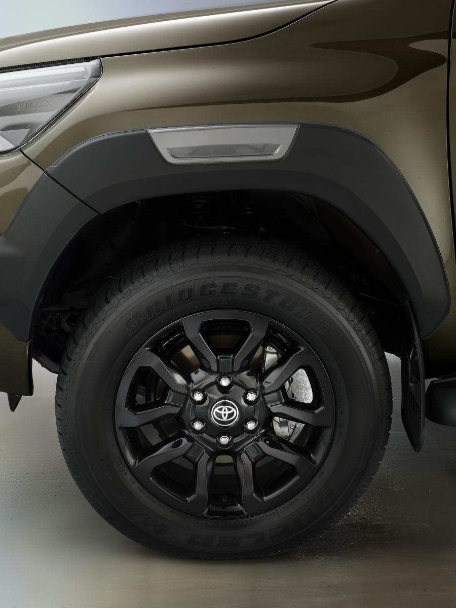Колеса Toyota Hilux Invincible Double Cab 2020 года  (WW) (фото 26 из 33)